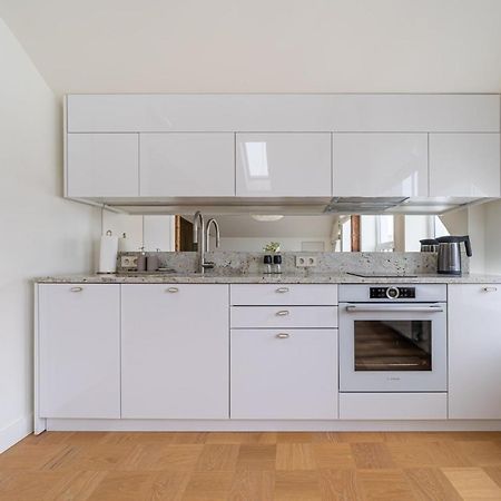Bright Designer Apartment In City Centre リガ エクステリア 写真